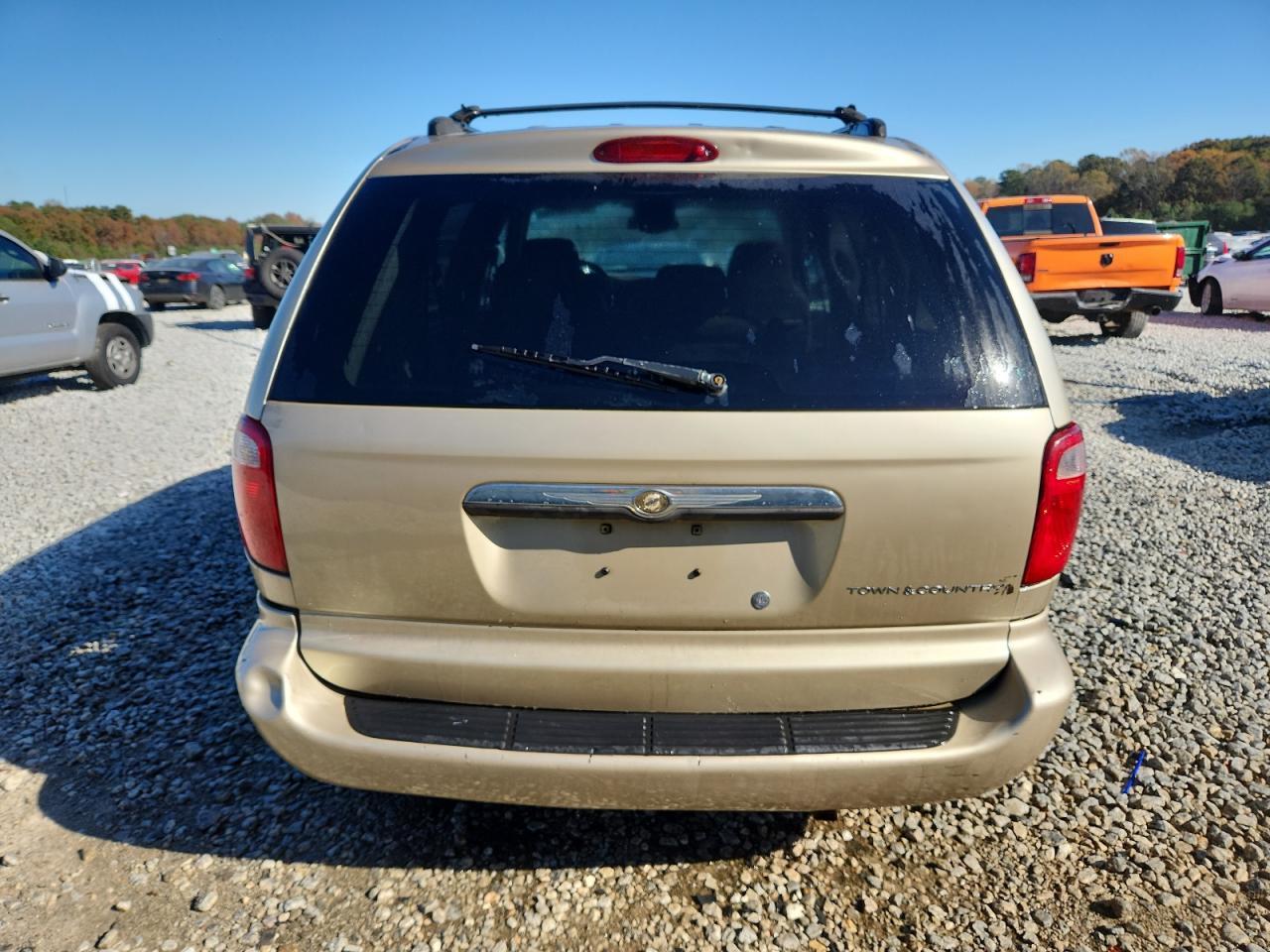 2005 Chrysler Town & Country - Image 6
