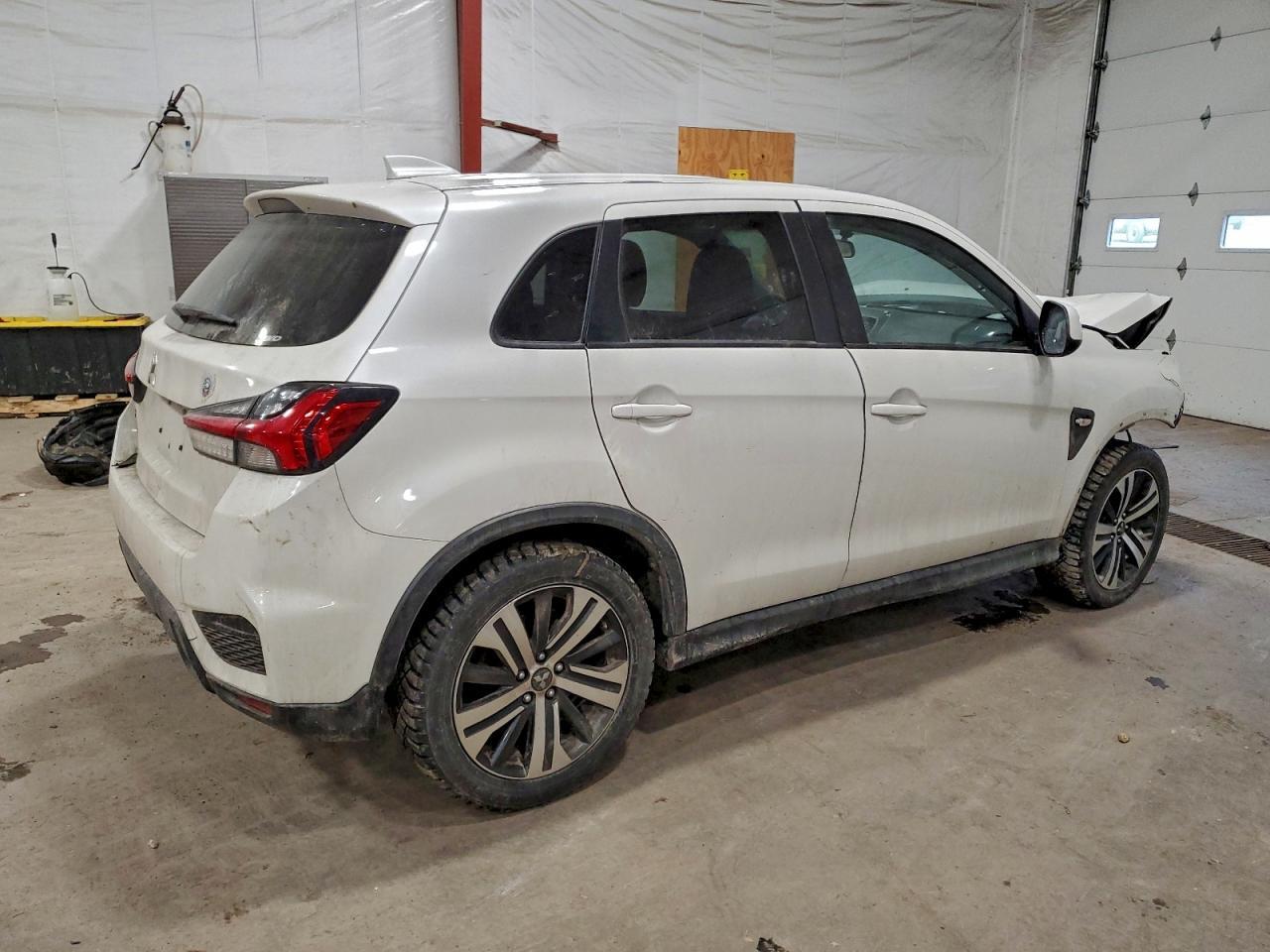 2020 Mitsubishi Outlander Sport Es - Фото 3
