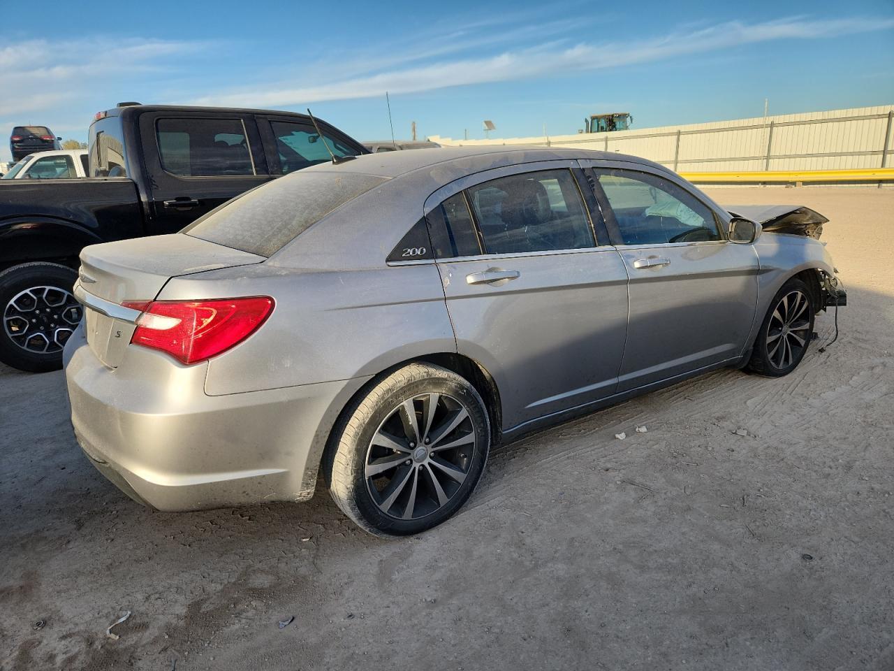2013 Chrysler 200 Limited - Фото 3