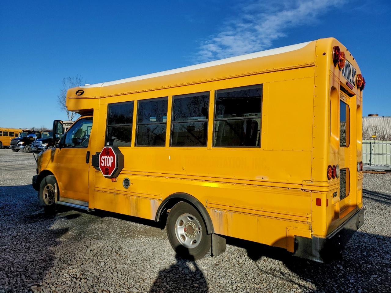 2016 Chevrolet Express School Bus - Фото 3