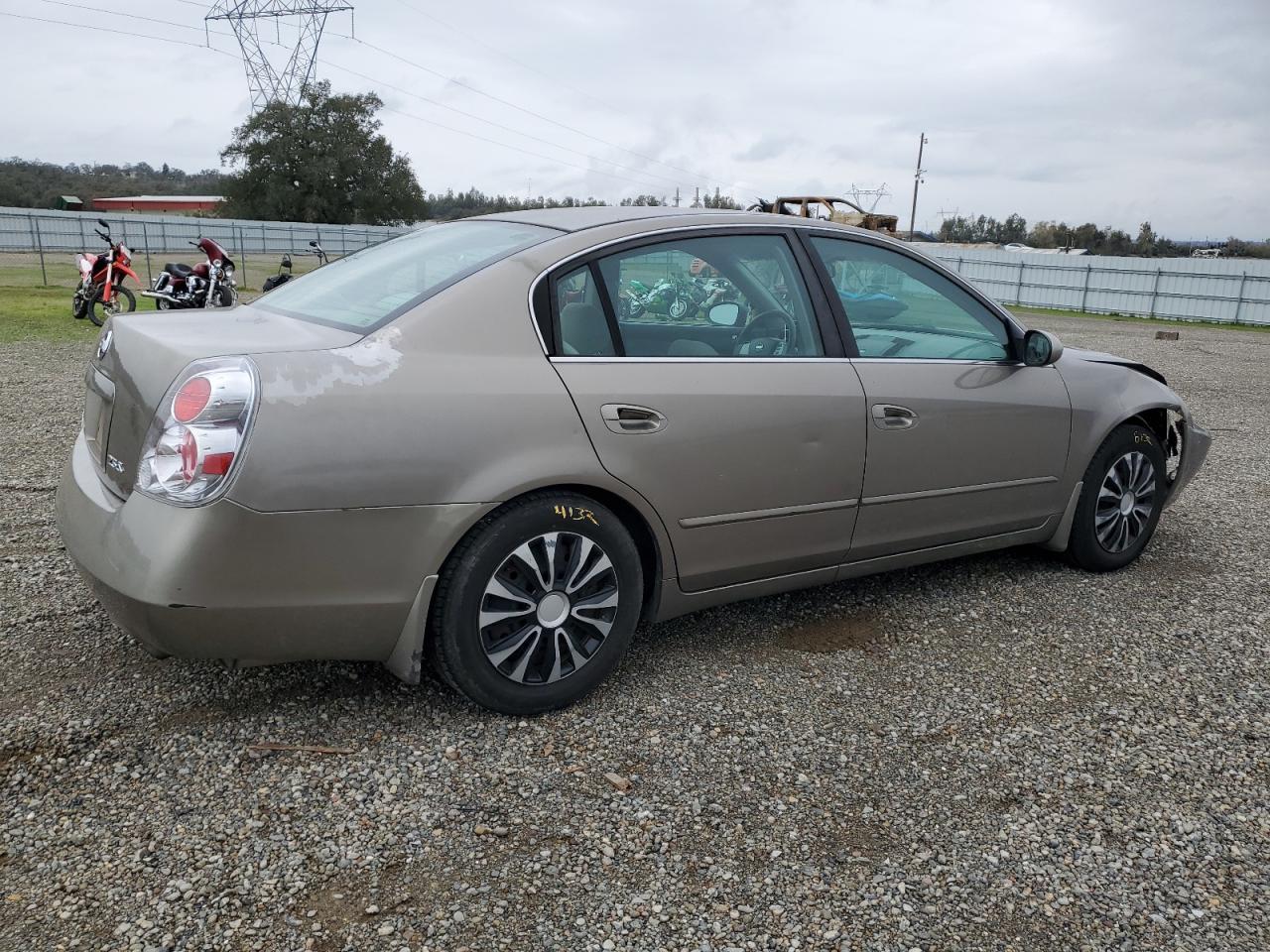 2005 Nissan Altima S - Image 3