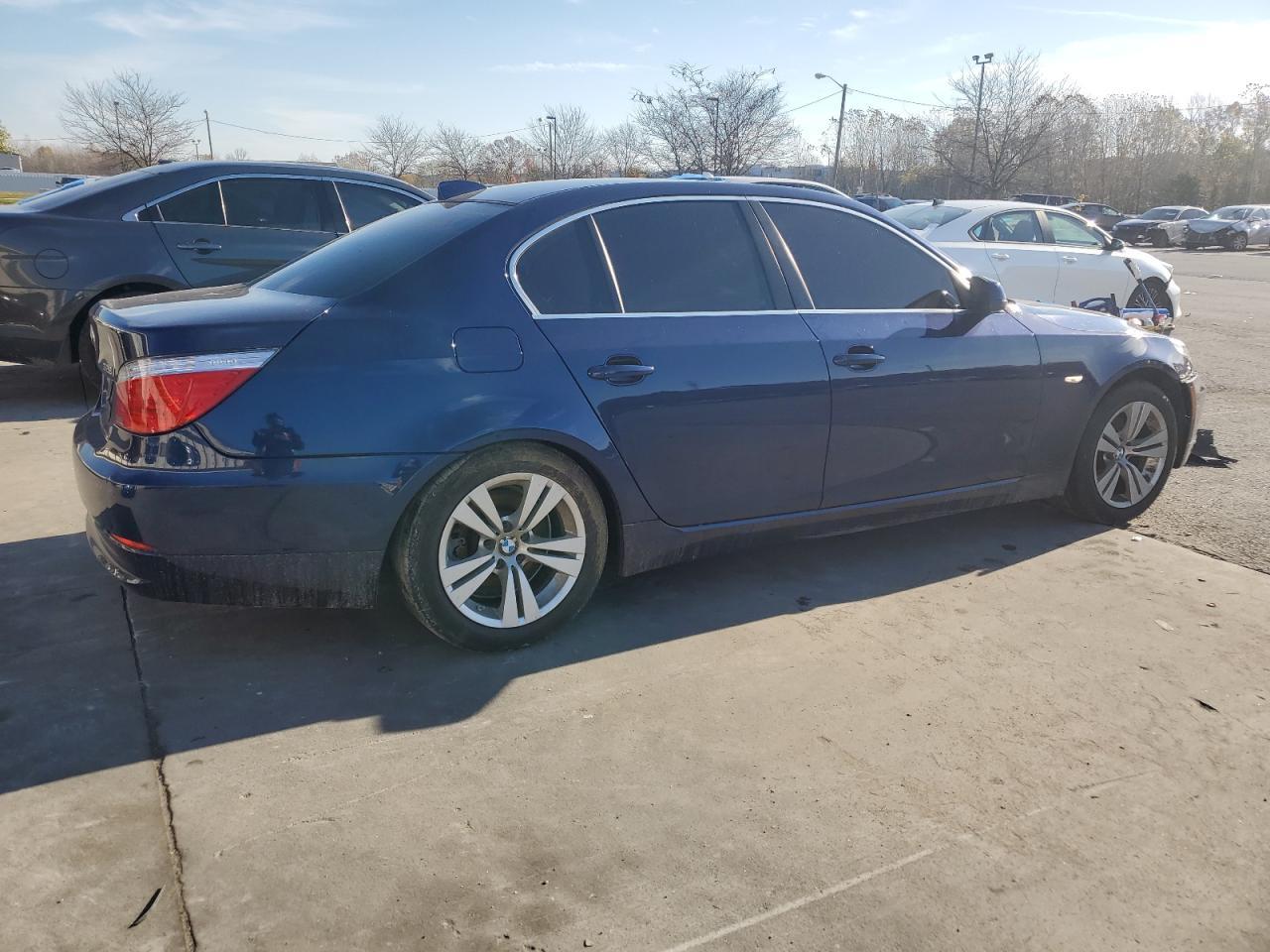 2010 BMW 528 I - Фото 3
