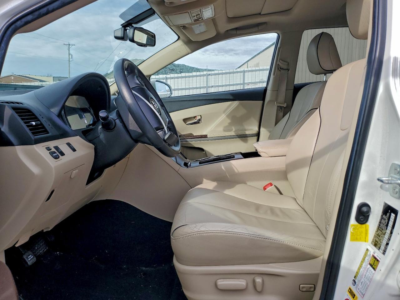 2013 Toyota Venza Le - Image 7