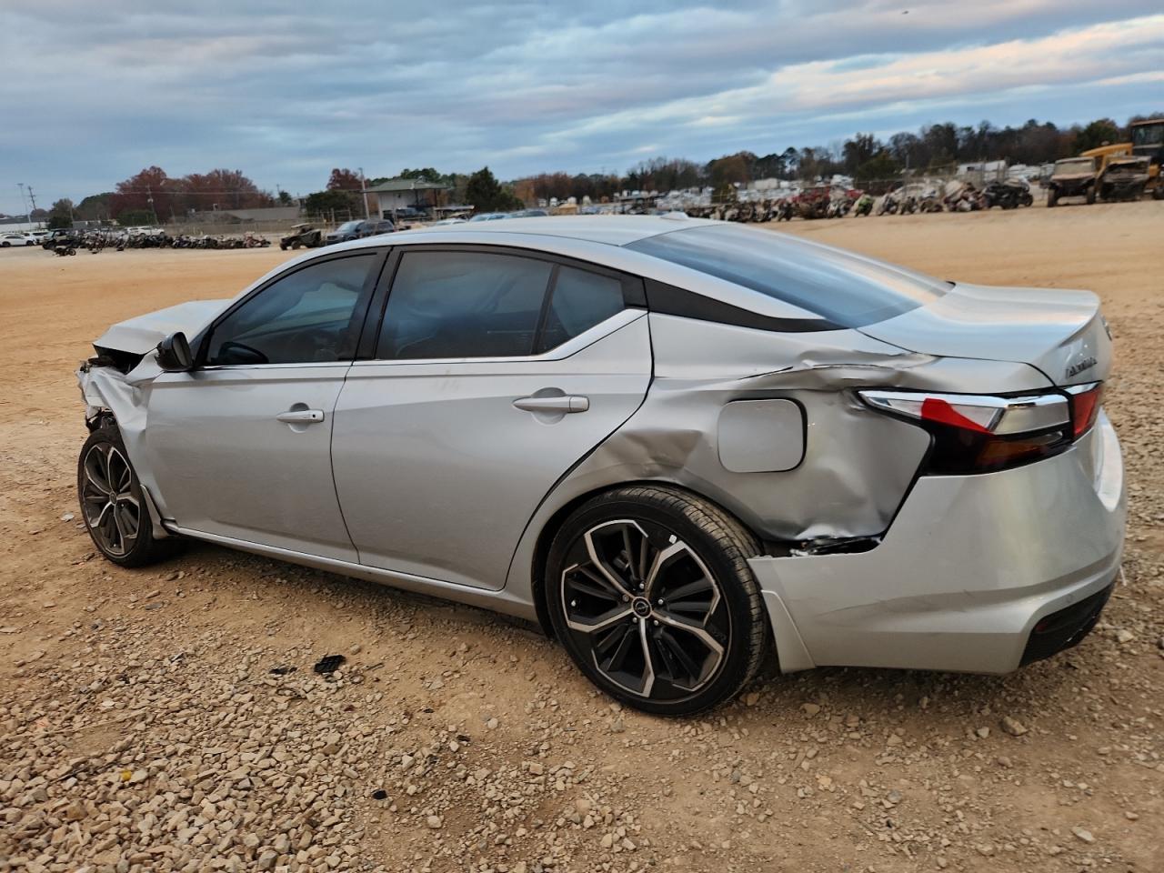 2025 Nissan Altima Sr - Image 2