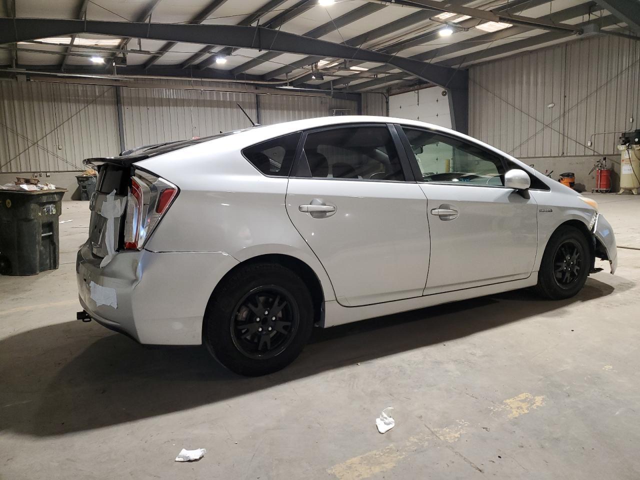 2015 Toyota Prius - Image 3