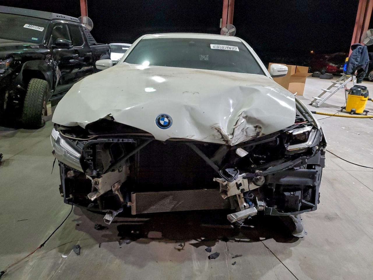 2023 BMW 530E - Image 5