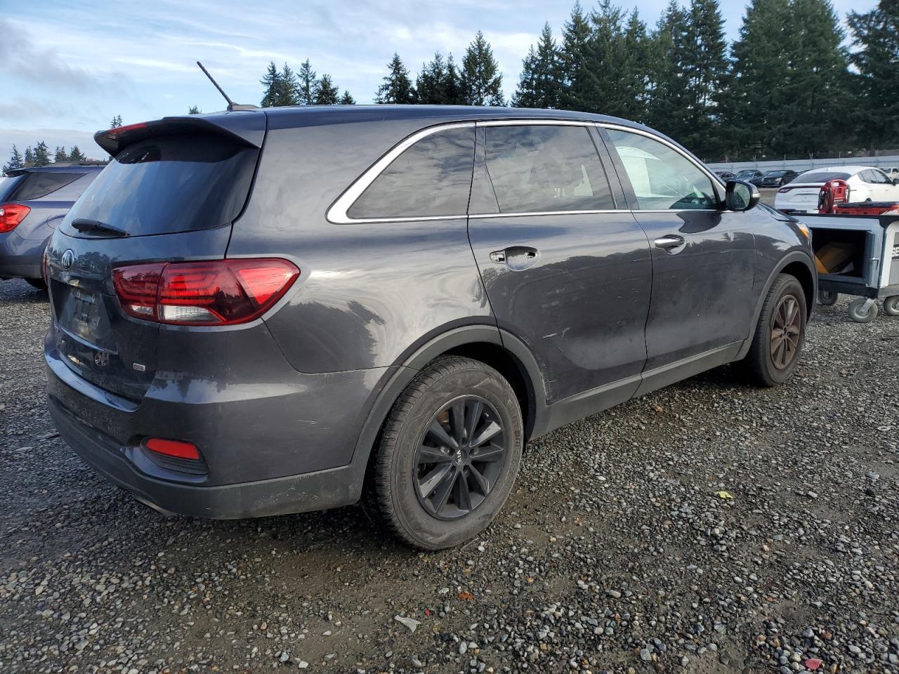 2019 Kia Sorento L - Image 3