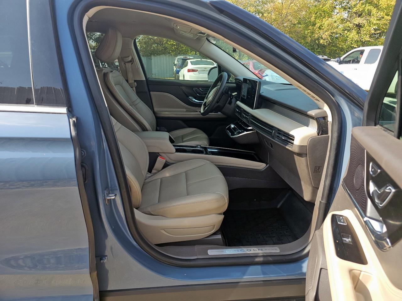 2023 Lincoln Corsair - Image 5