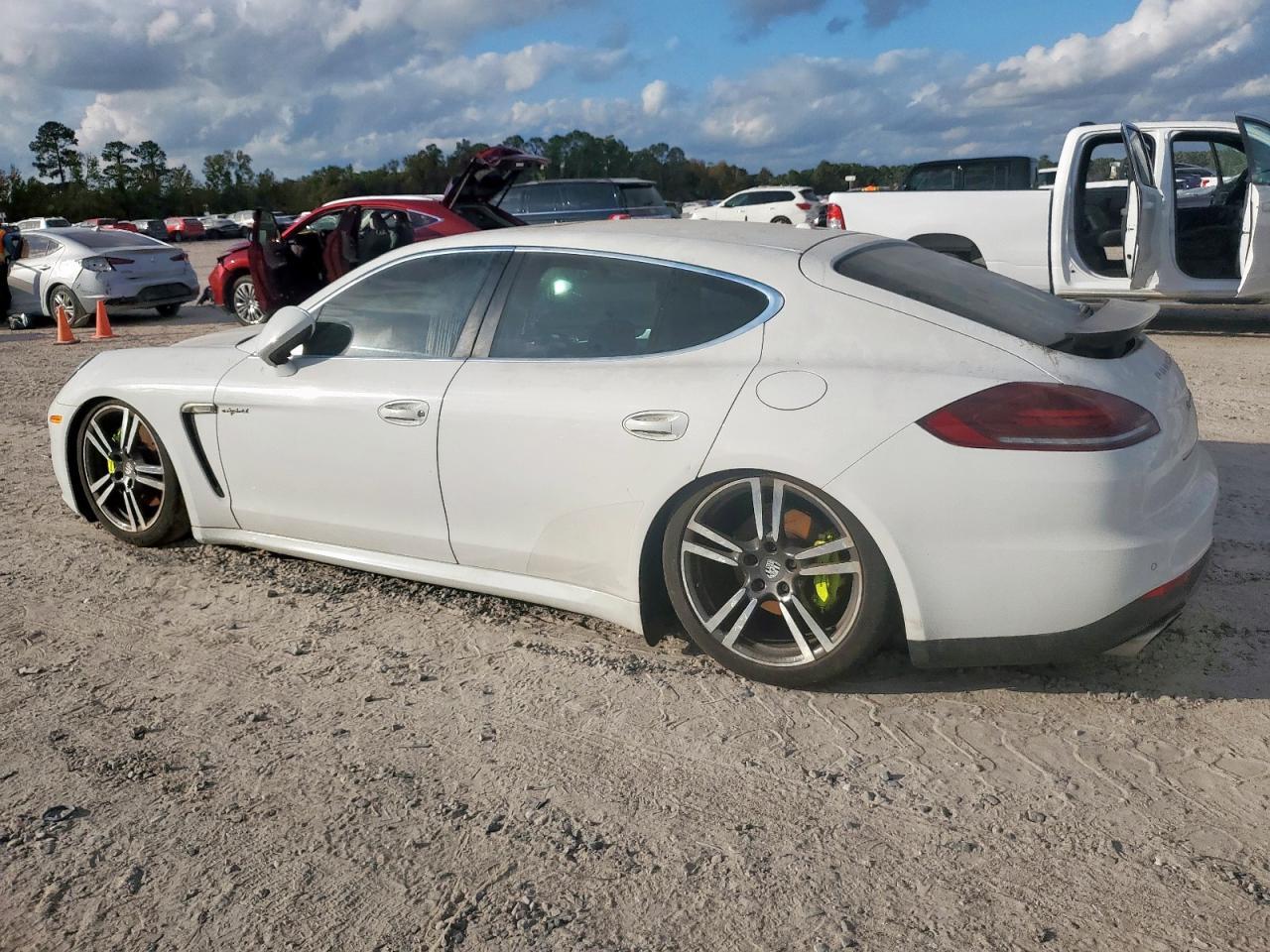 2014 Porsche Panamera S Hybrid - Image 2
