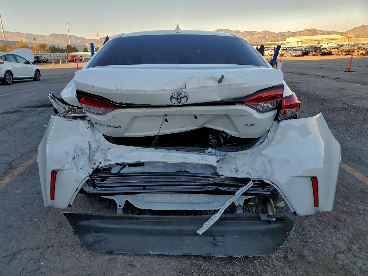 2025 Toyota Corolla Le - Фото 6