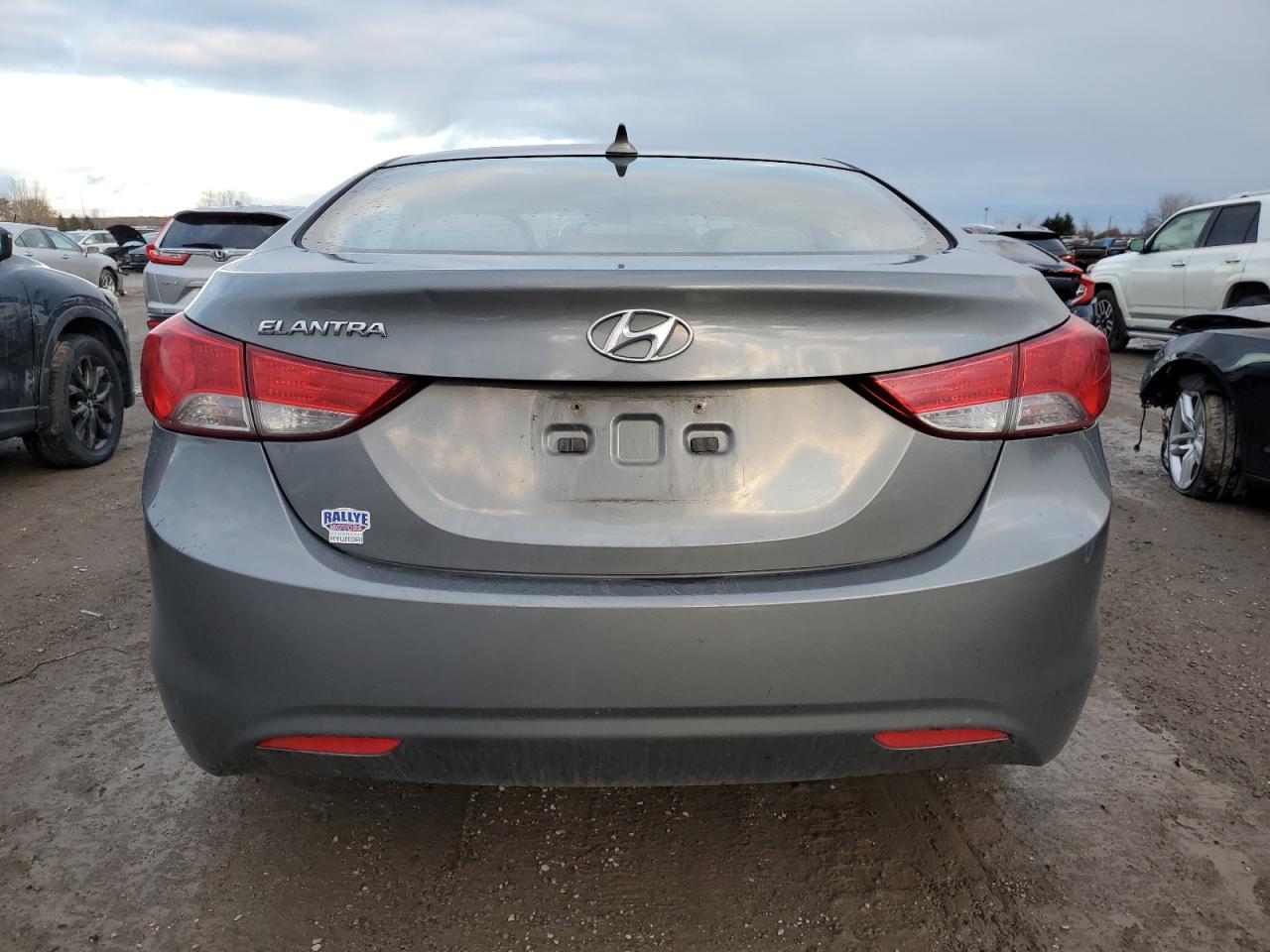 2013 Hyundai Elantra - Image 6