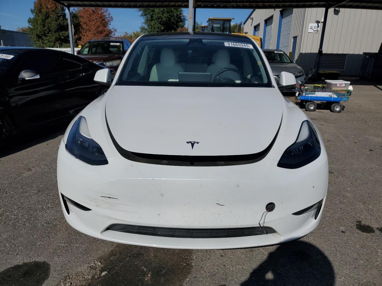 2023 Tesla Model Y - Image 5