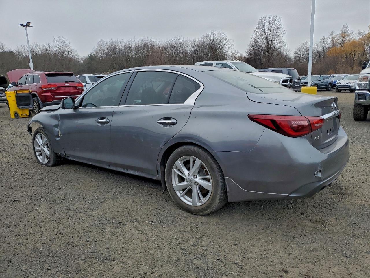 2018 Infiniti Q50 Luxe - Image 2