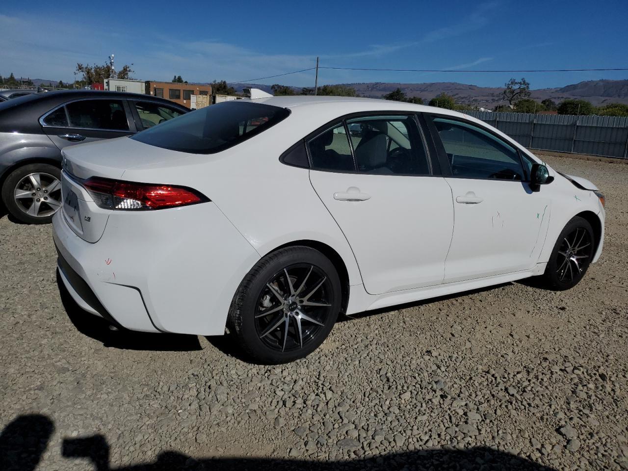 2020 Toyota Corolla Le - Фото 3