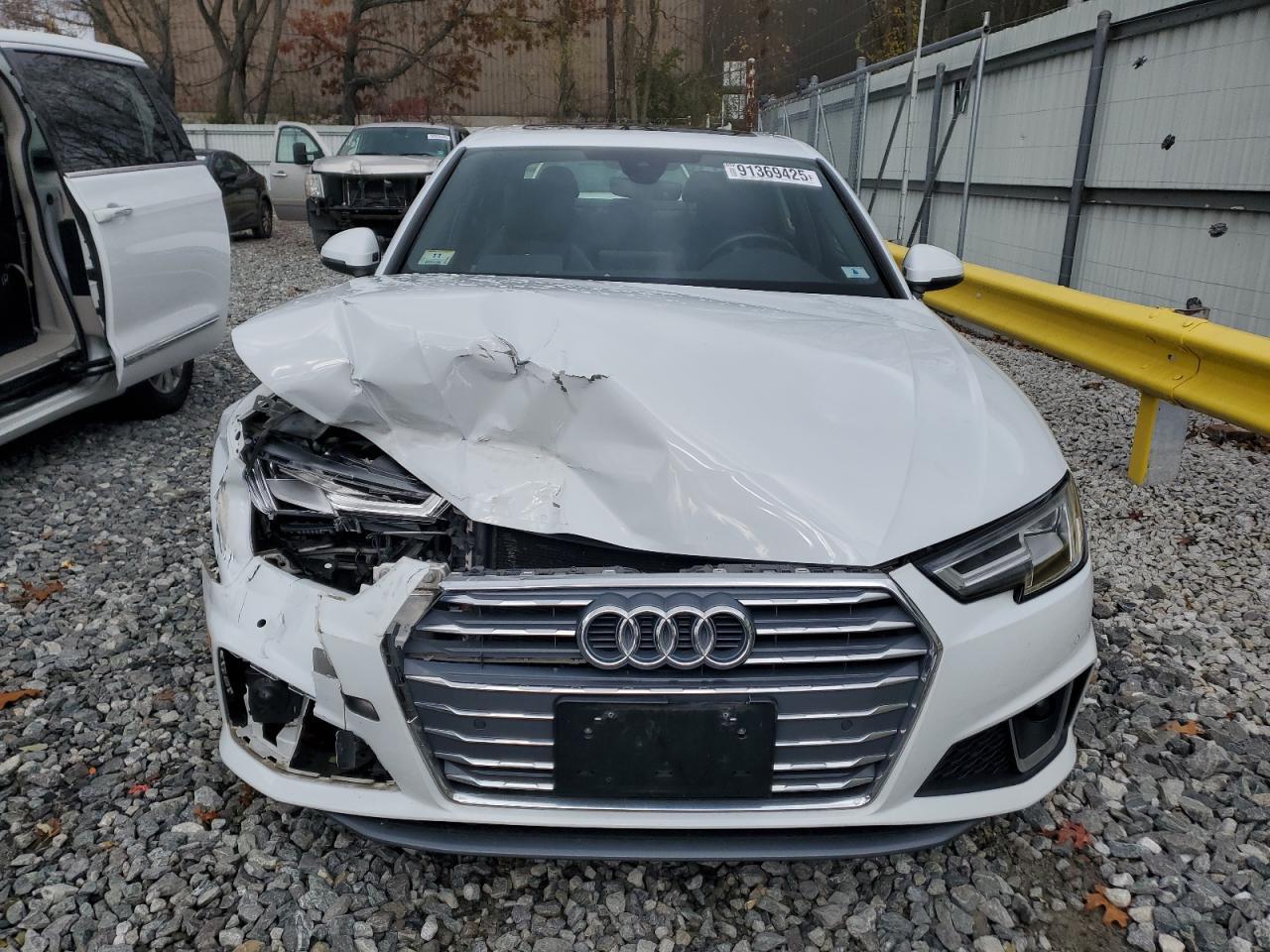 2019 Audi A4 Premium Plus - Фото 5