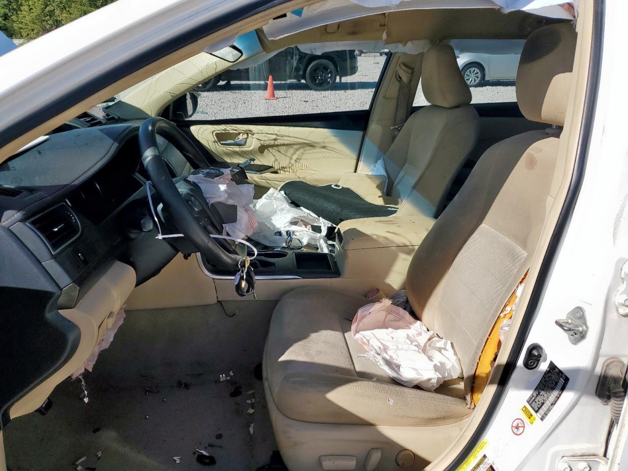 2016 Toyota Camry Le - Image 7