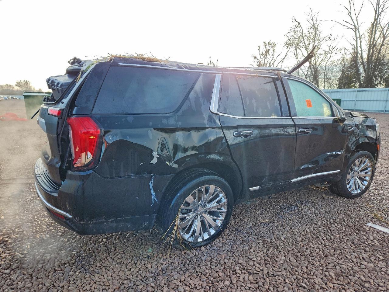 2021 GMC Yukon Slt - Image 3