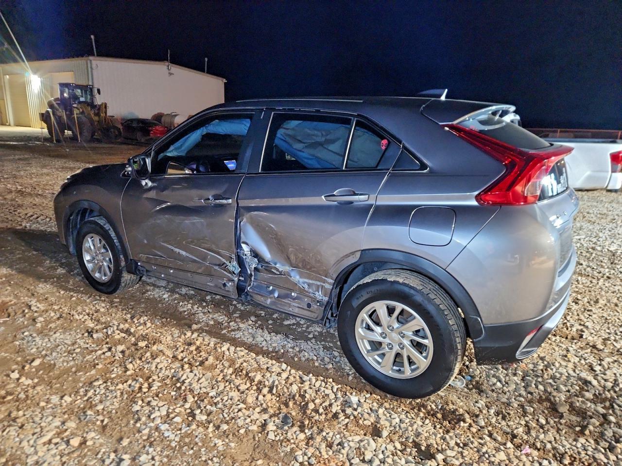 2019 Mitsubishi Eclipse Cross Es - Image 2