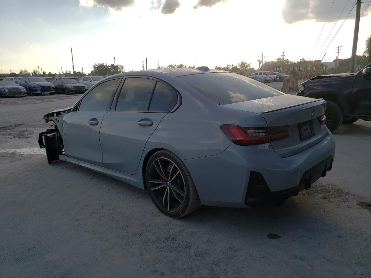 2024 BMW 330I - Фото 2