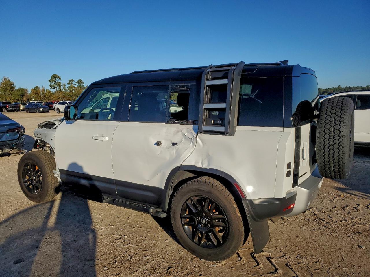 2024 Land Rover Defender 110 S - Фото 2