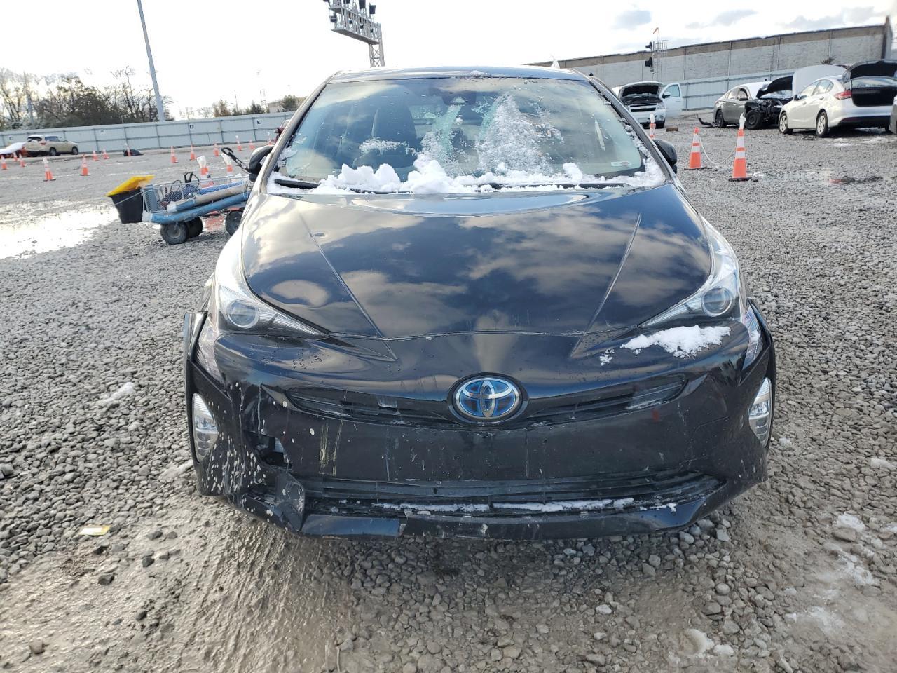 2016 Toyota Prius - Image 5