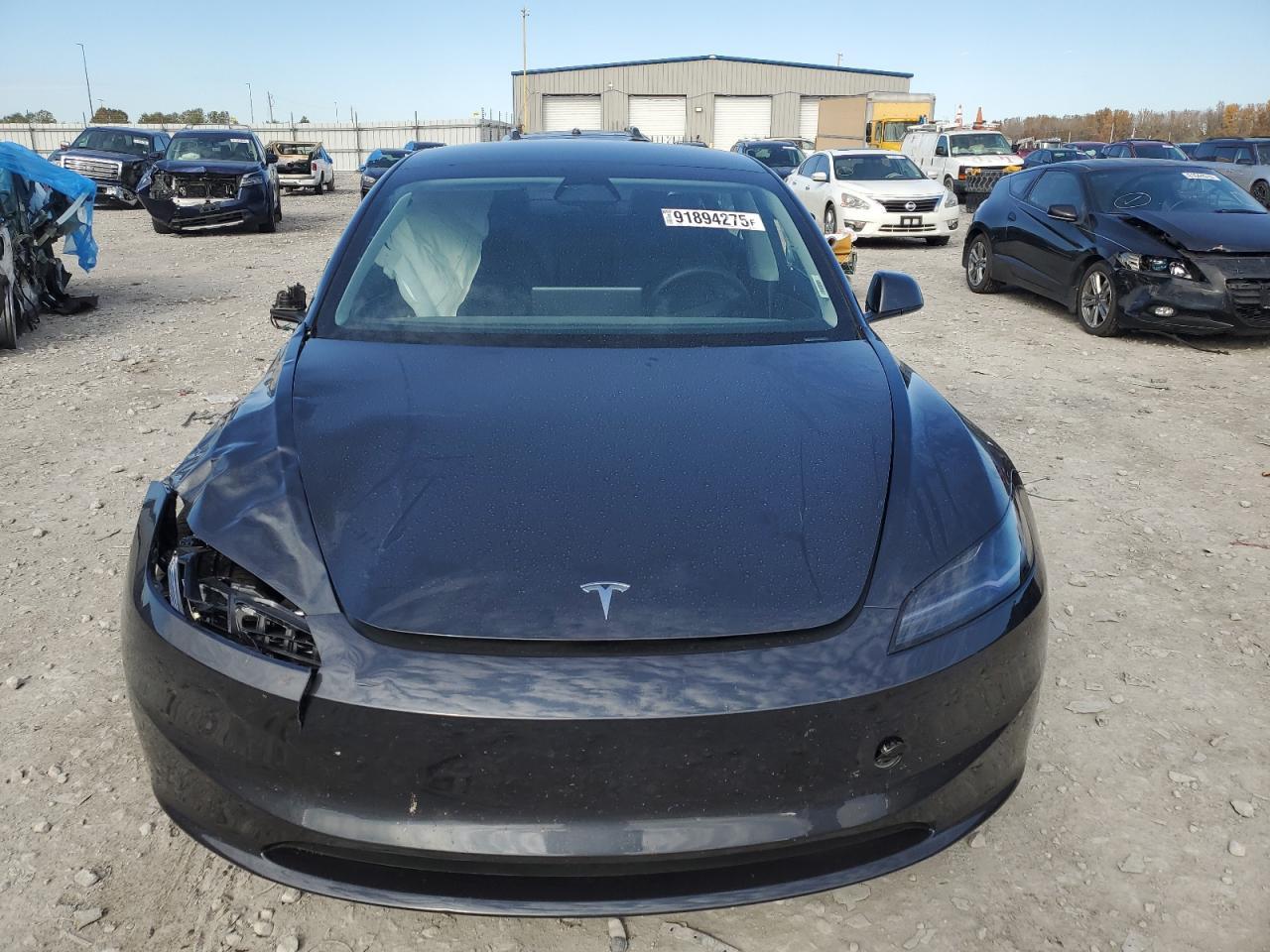 2025 Tesla Model 3 - Фото 5