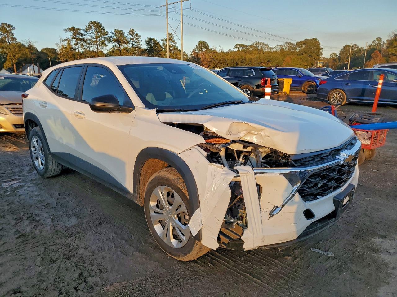 2025 Chevrolet Trax Ls - Image 4