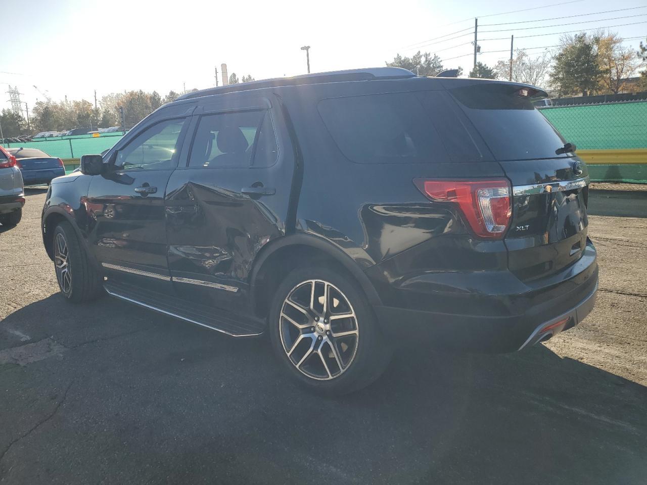 2016 Ford Explorer Xlt - Фото 2