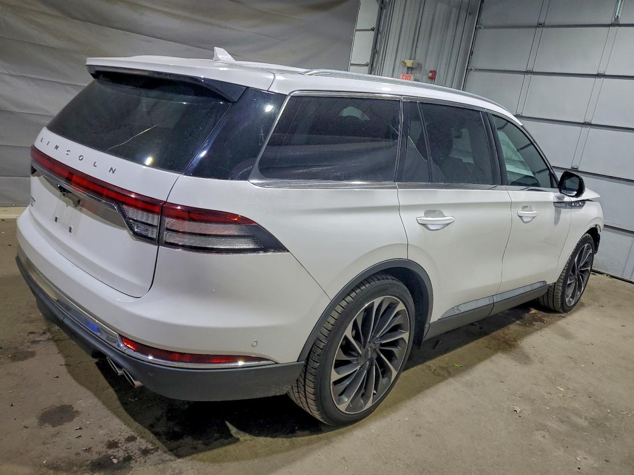 2020 Lincoln Aviator Reserve - Image 3