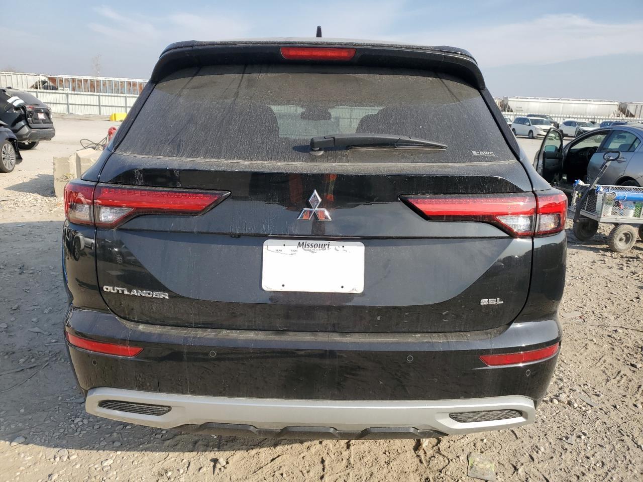 2024 Mitsubishi Outlander Sel - Image 6