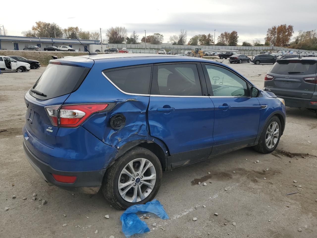 2017 Ford Escape Se - Фото 3