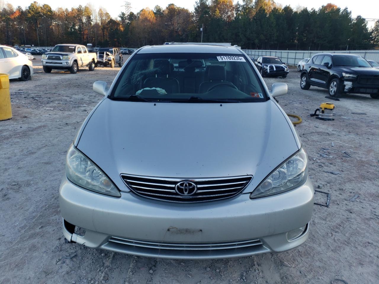 2005 Toyota Camry Le - Image 5