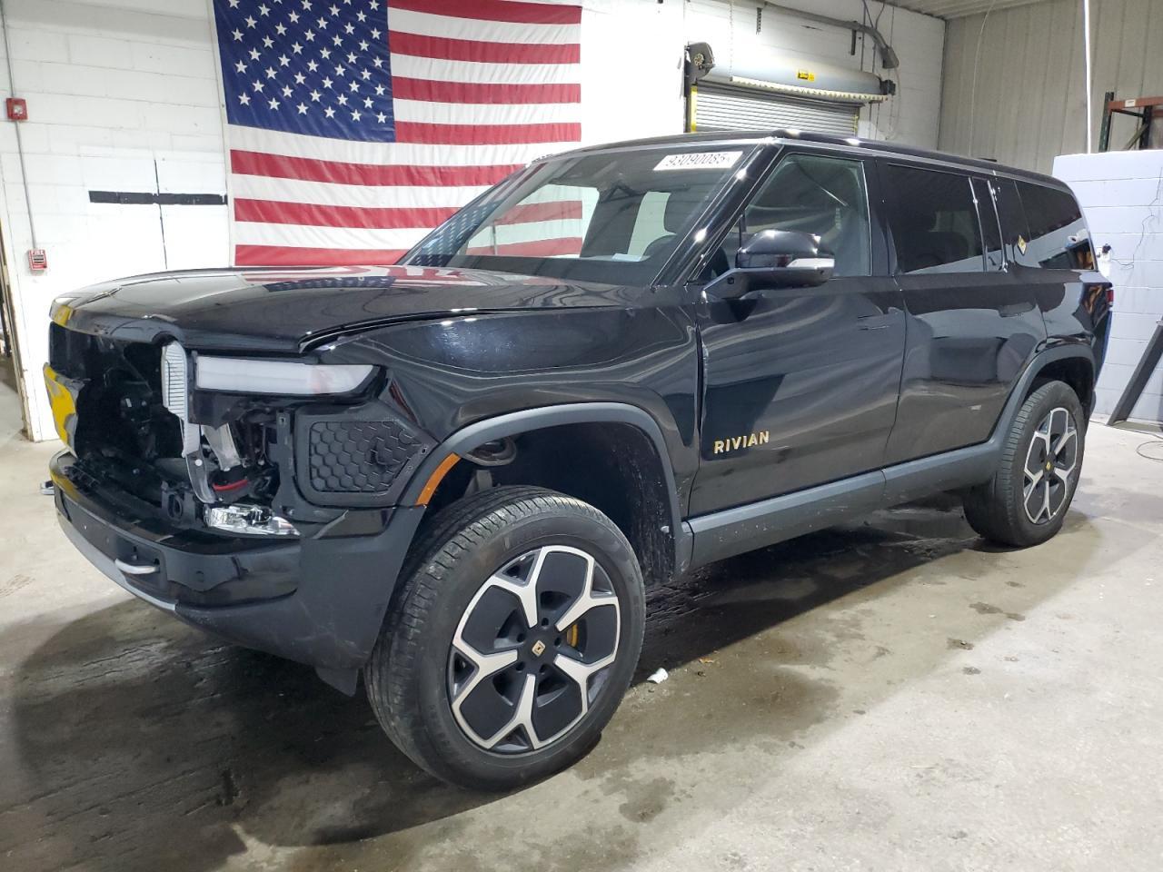 2023 Rivian R1S Adventure