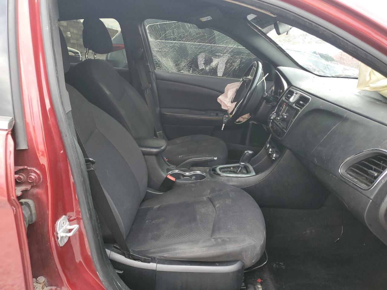 2013 Chrysler 200 Touring - Image 7