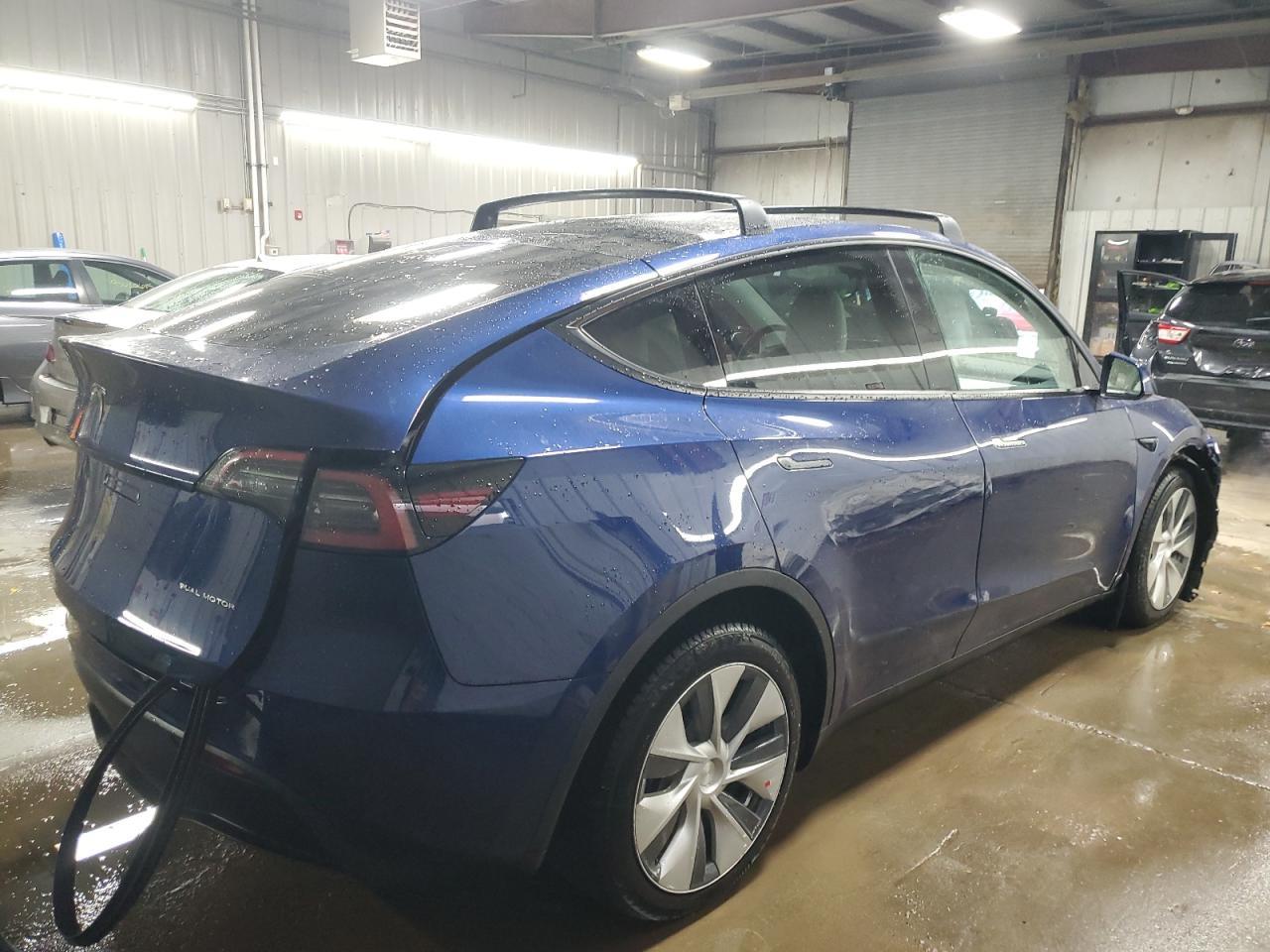 2022 Tesla Model Y - Фото 3