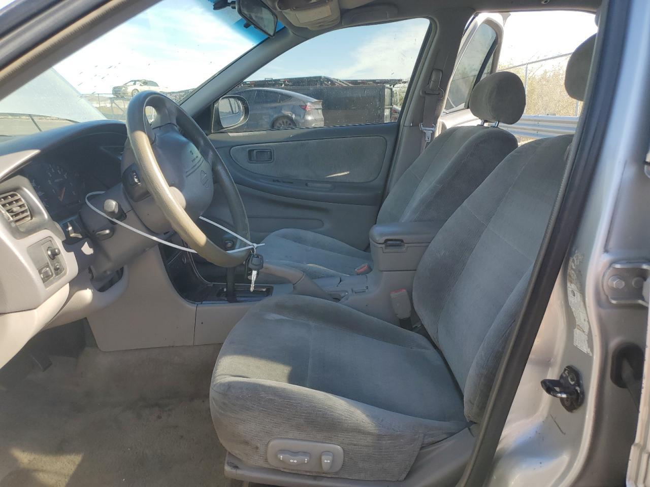 2001 Nissan Altima Xe - Фото 7