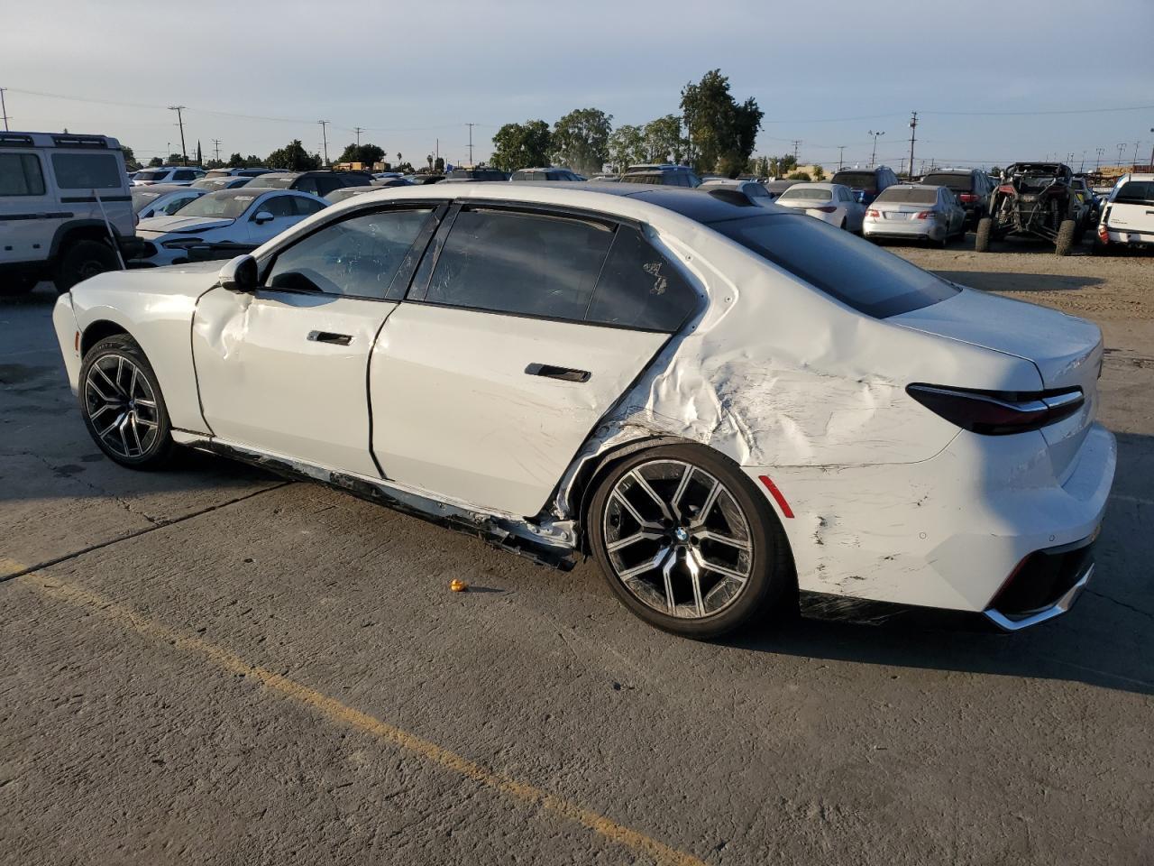 2025 BMW 740 I - Фото 2