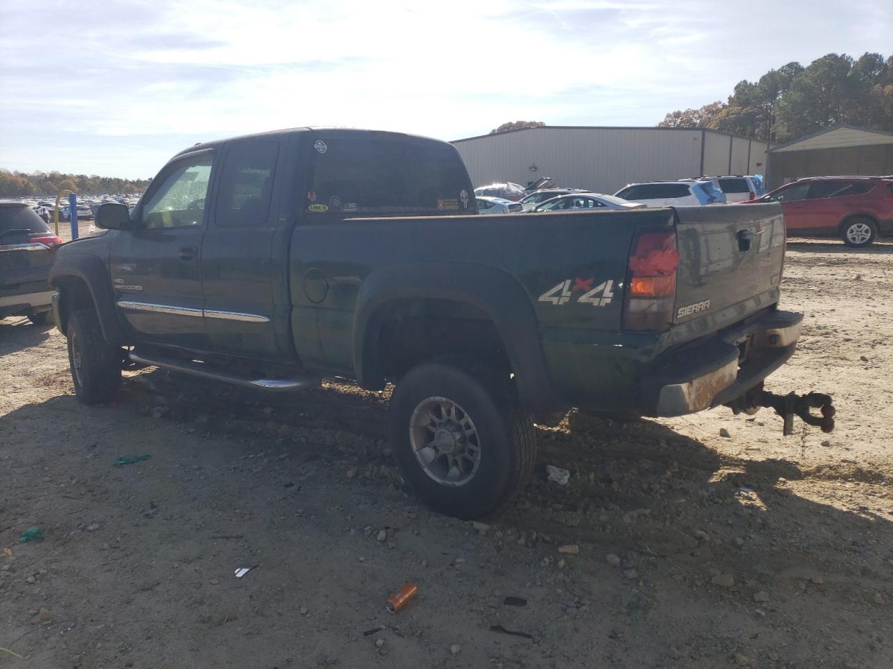 2006 GMC Sierra K2500 Heavy Duty - Image 2