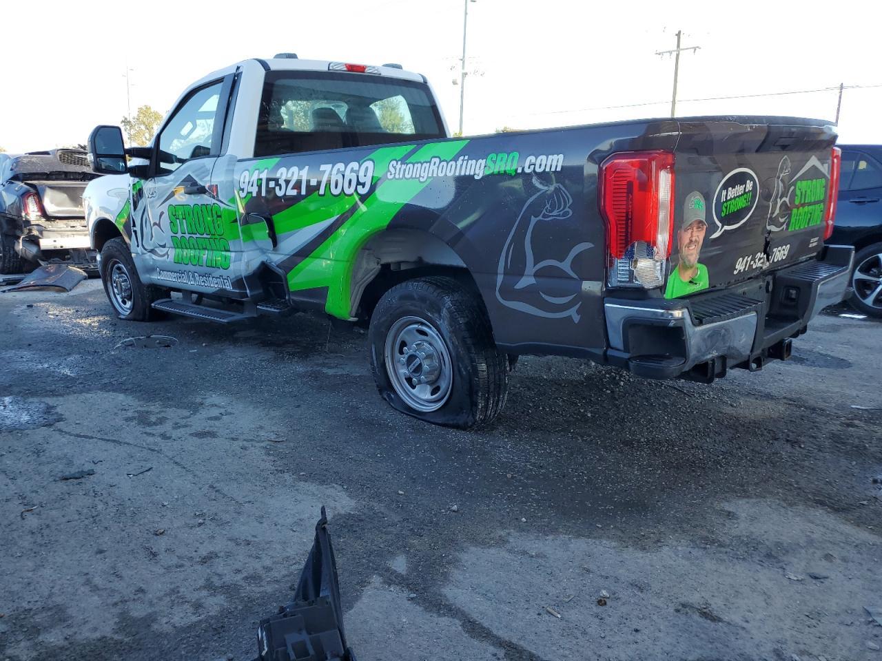 2024 Ford F250 Super Duty - Фото 2