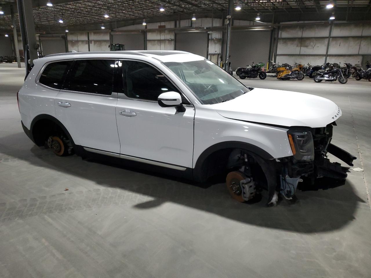 2022 Kia Telluride S - Фото 4