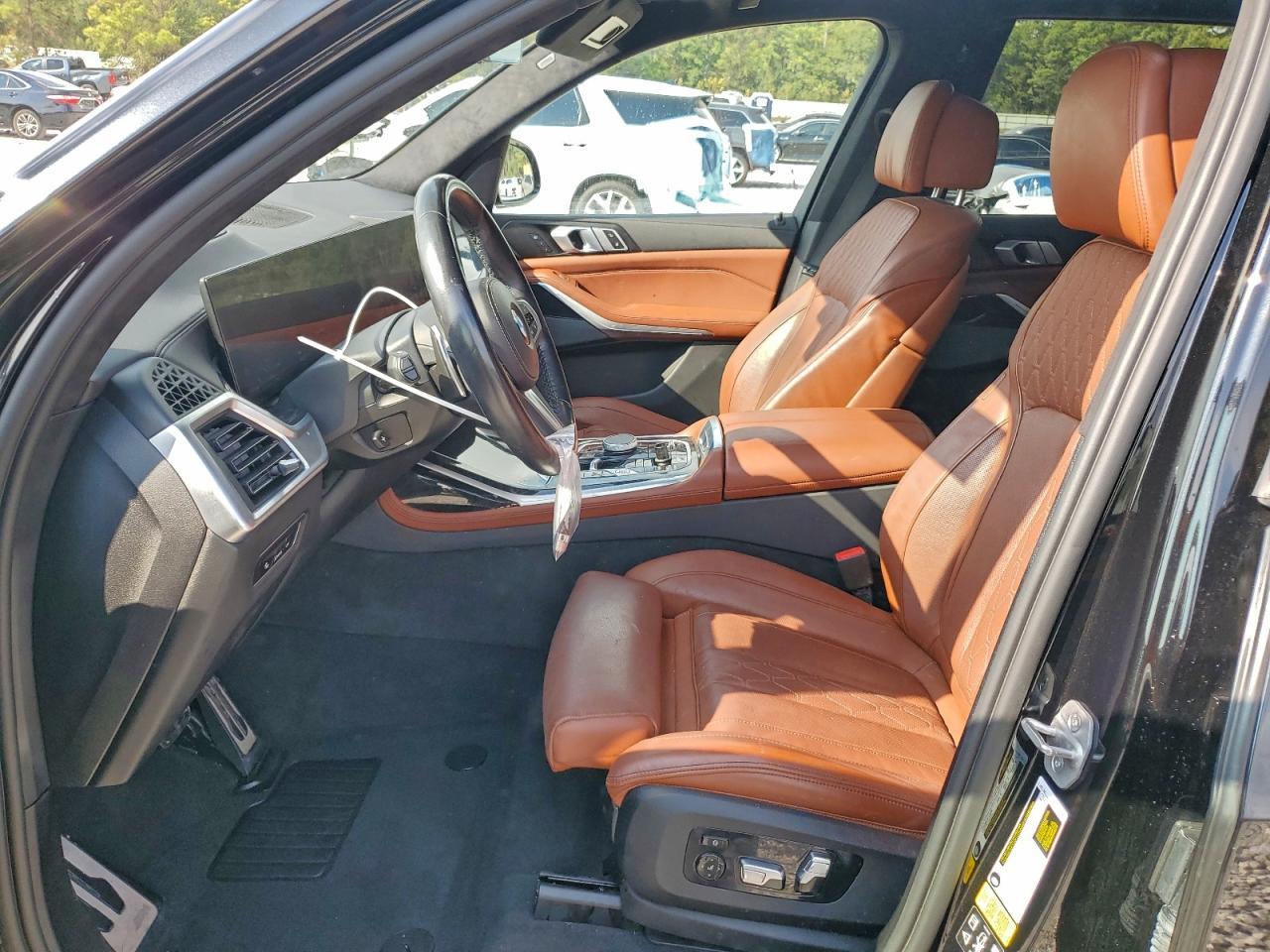 2024 BMW X7 xDrive40I - Image 7