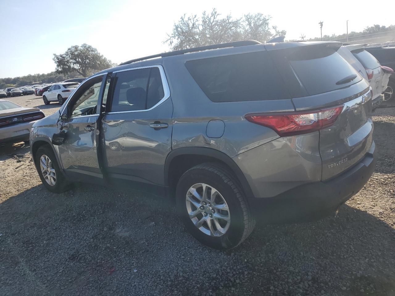 2020 Chevrolet Traverse Lt - Image 2