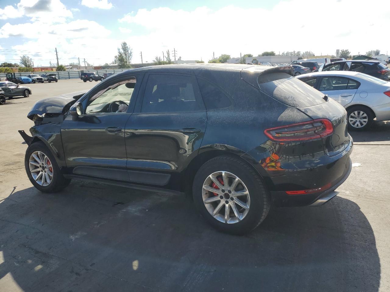 2018 Porsche Macan - Image 2