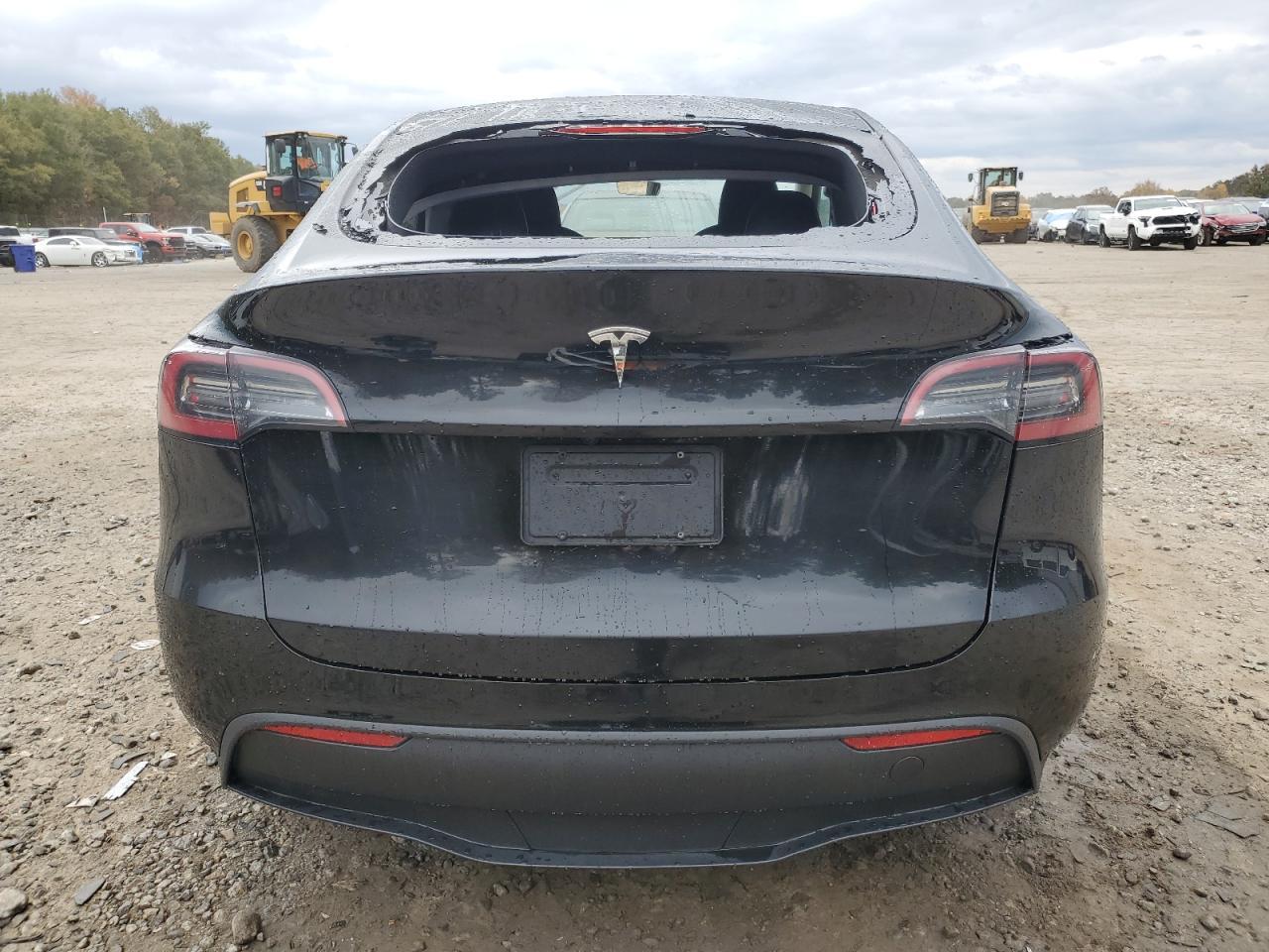2023 Tesla Model Y - Фото 6