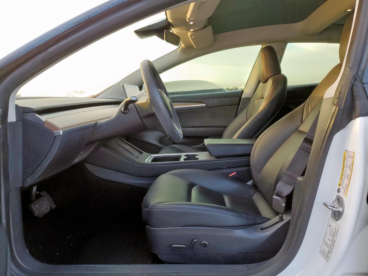 2023 Tesla Model 3 - Image 7