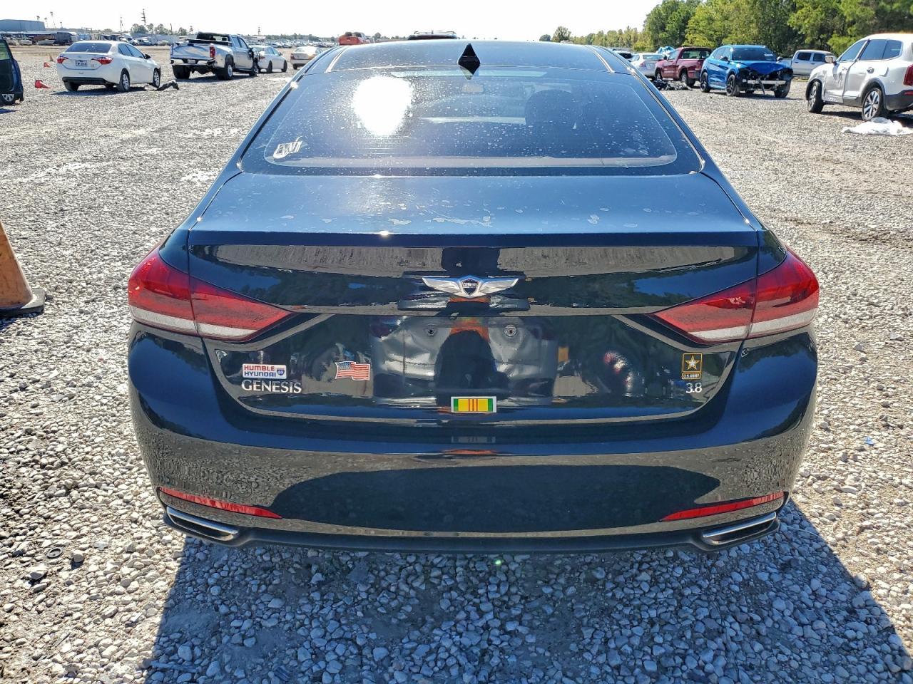 2015 Hyundai Genesis 3.8L - Фото 6