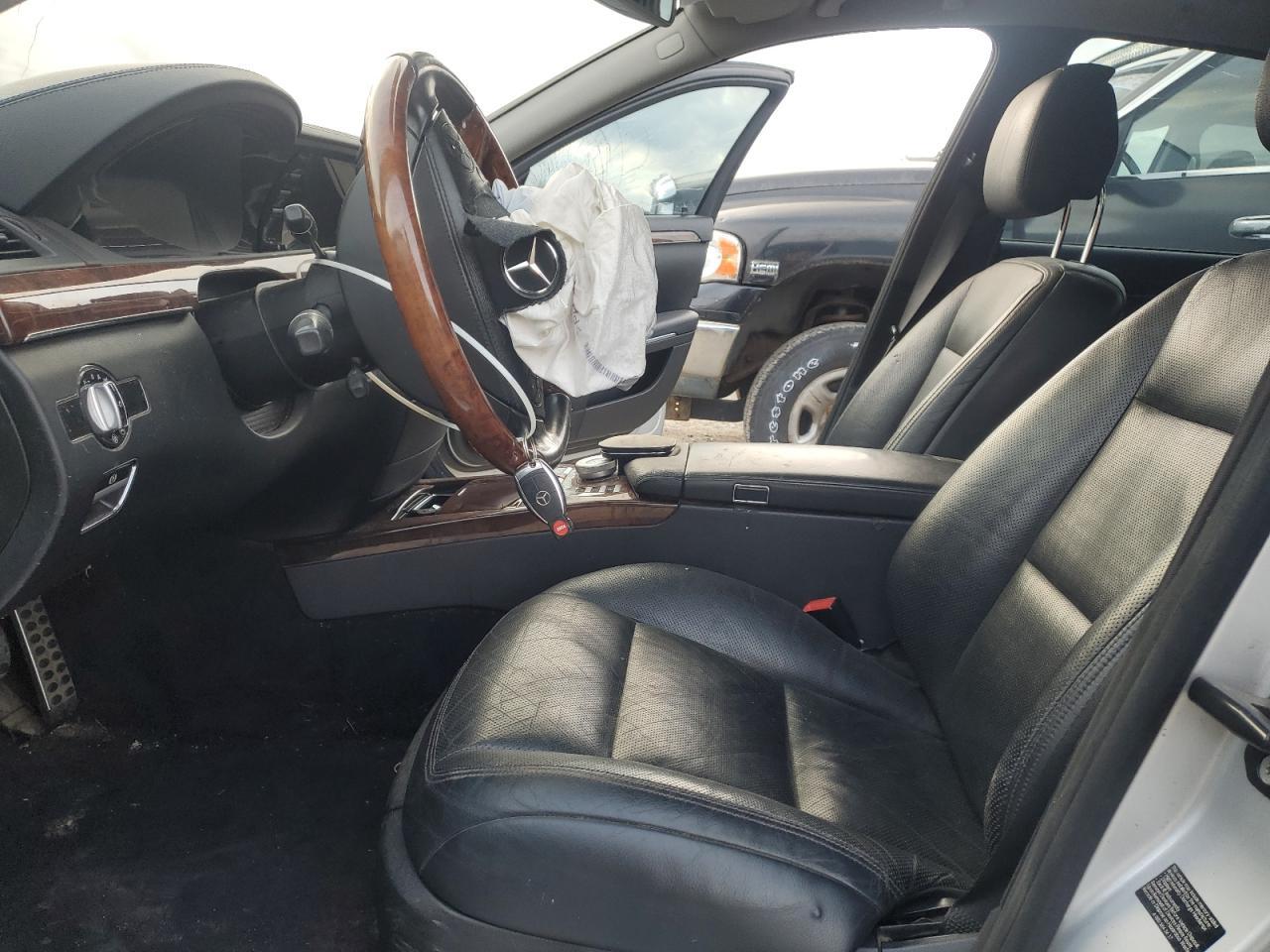 2010 Mercedes-Benz S 550 - Фото 7