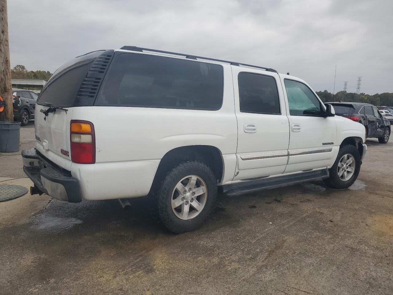2003 GMC Yukon Xl C1500 - Фото 3