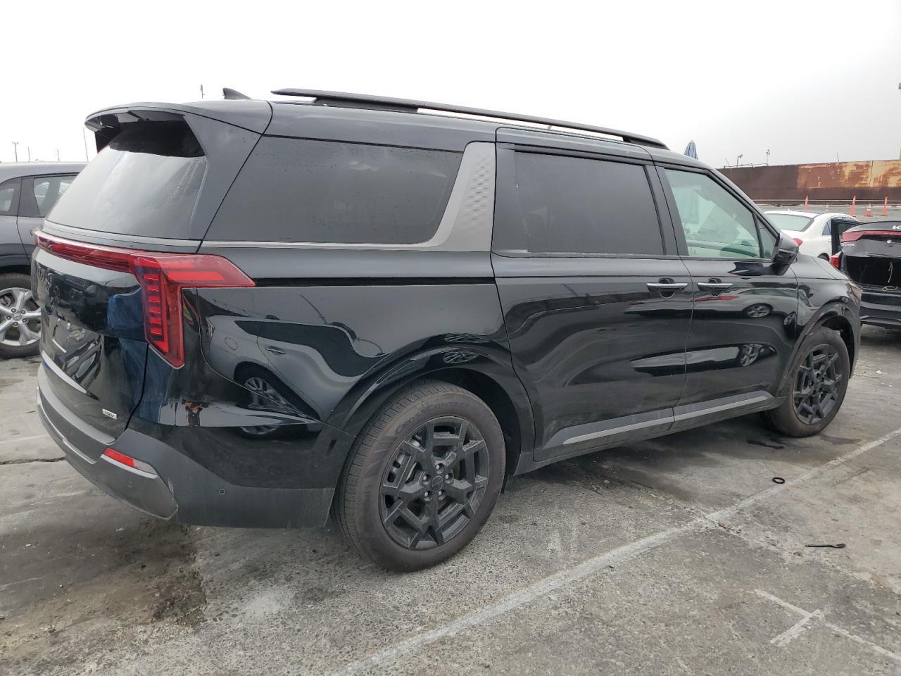 2025 Kia Carnival Sx - Image 3