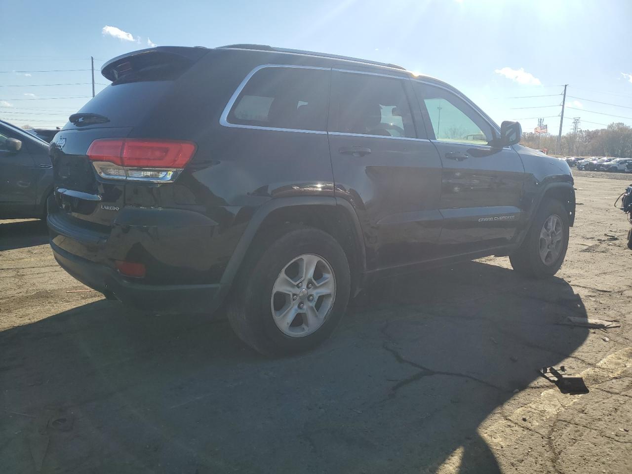 2015 Jeep Grand Cherokee Laredo - Image 3